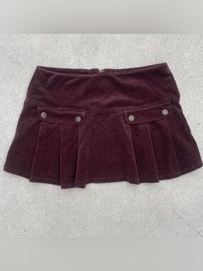 Dark red/brown corduroy pleated skirt.